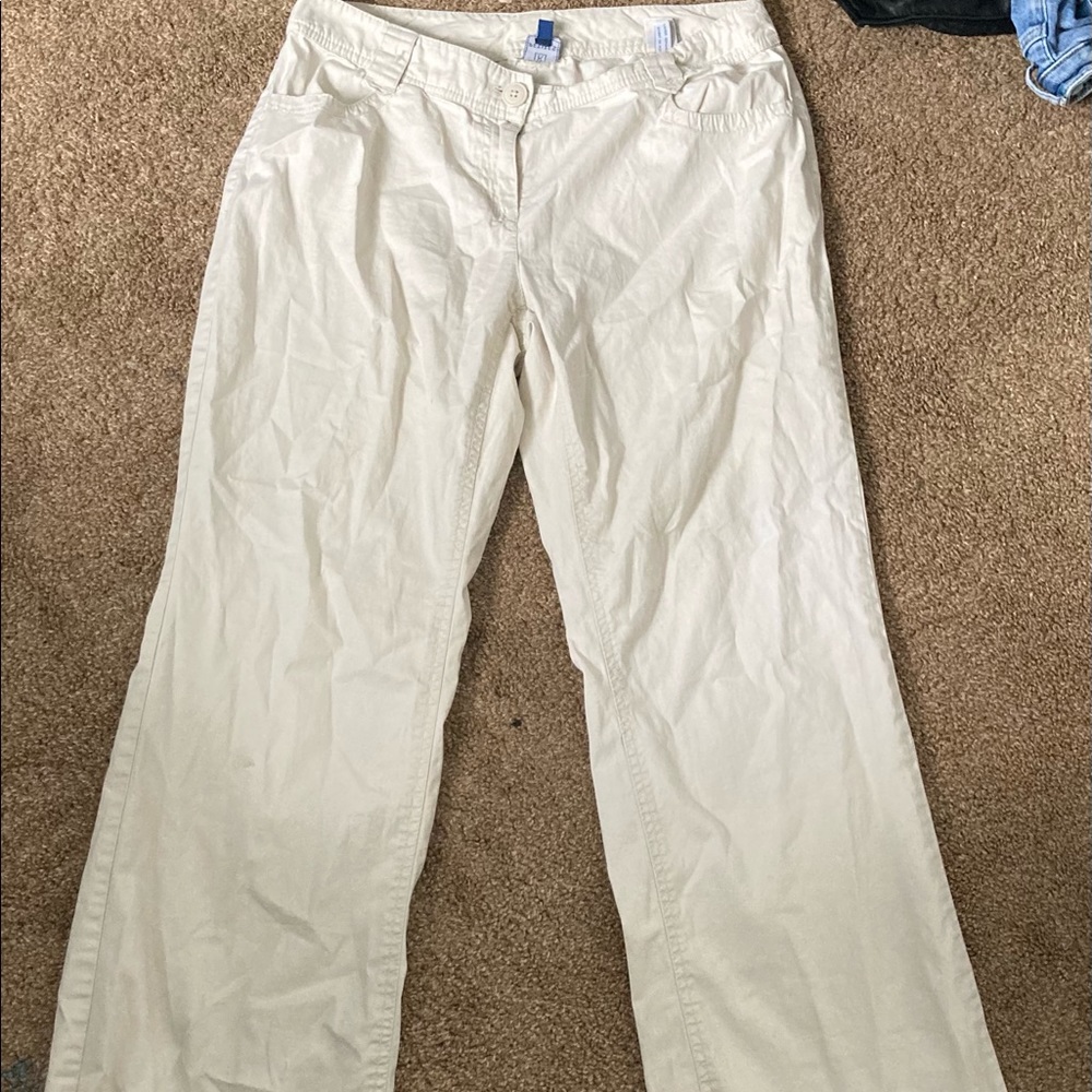 EMMA CHAMBERLAIN Beach Pants!